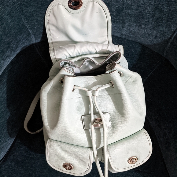 🌊Seafoam Coach Turnlock Backpack - Picture 3 of 14